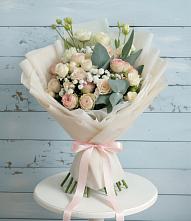 Букет цветов из:  Розы и Лизиантусы #REPLACE_PRED# Карасуке