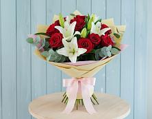 Букет цветов из:  Лилии и Розы #REPLACE_PRED# Карасуке