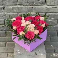 Цветочная композиция из Розы в коробке в Карасуке
