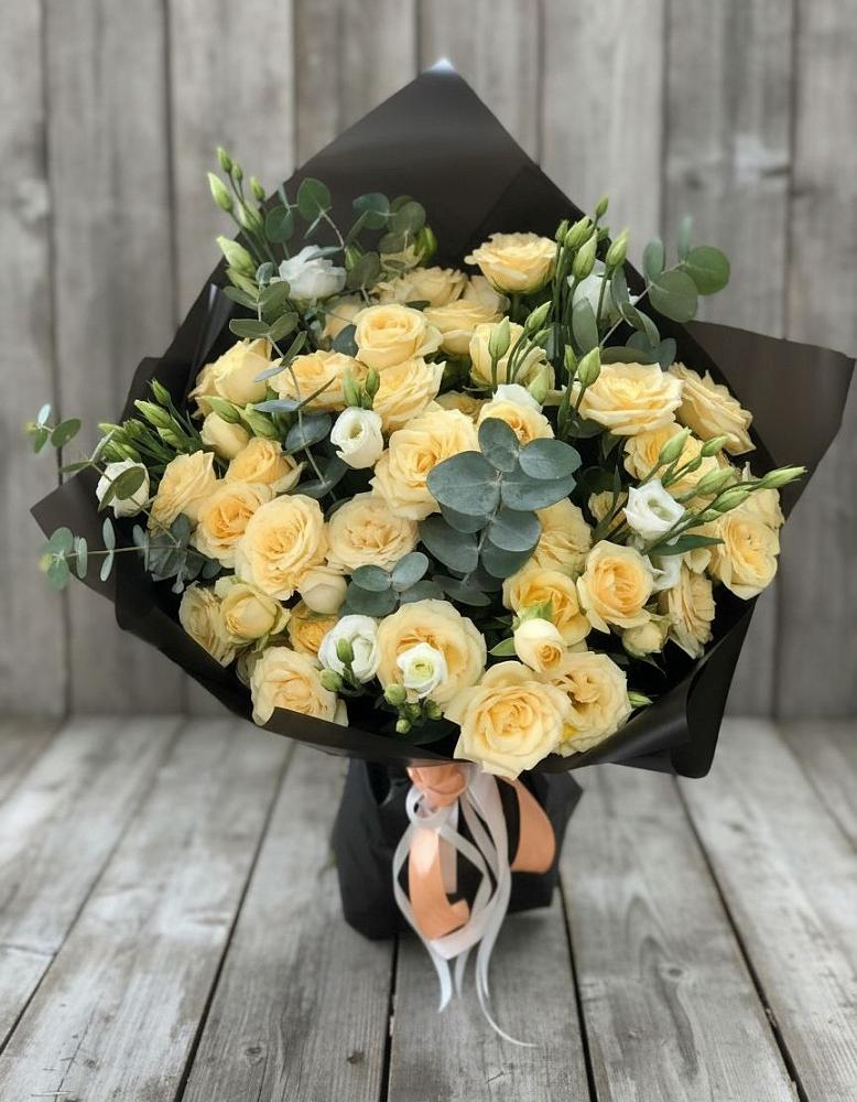 Букет цветов из: Розы и Лизиантусы в Карасуке