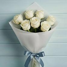 Букет 7 Белых роз Эдлесс Лав в Карасуке