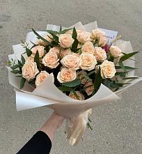 Букет Кремовые розы Латте в Карасуке