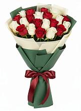 Букет Микс из красных и белых роз #REPLACE_PRED# Карасуке