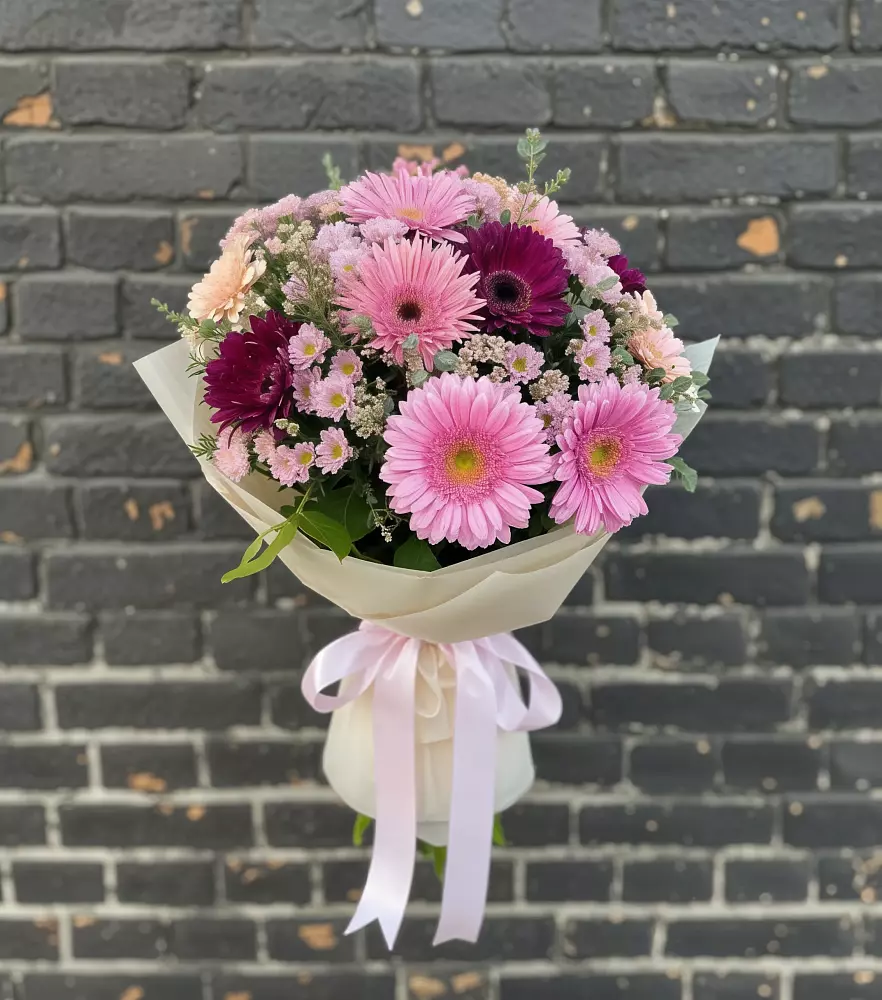 Букет цветов из: Герберы и Хризантемы в Карасуке