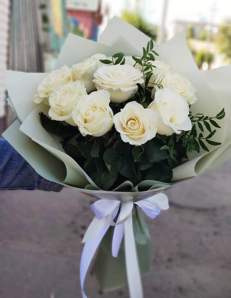 Букет Белые розы Проуд в Карасуке