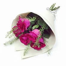 Букет цветов из:  Розы в Карасуке
