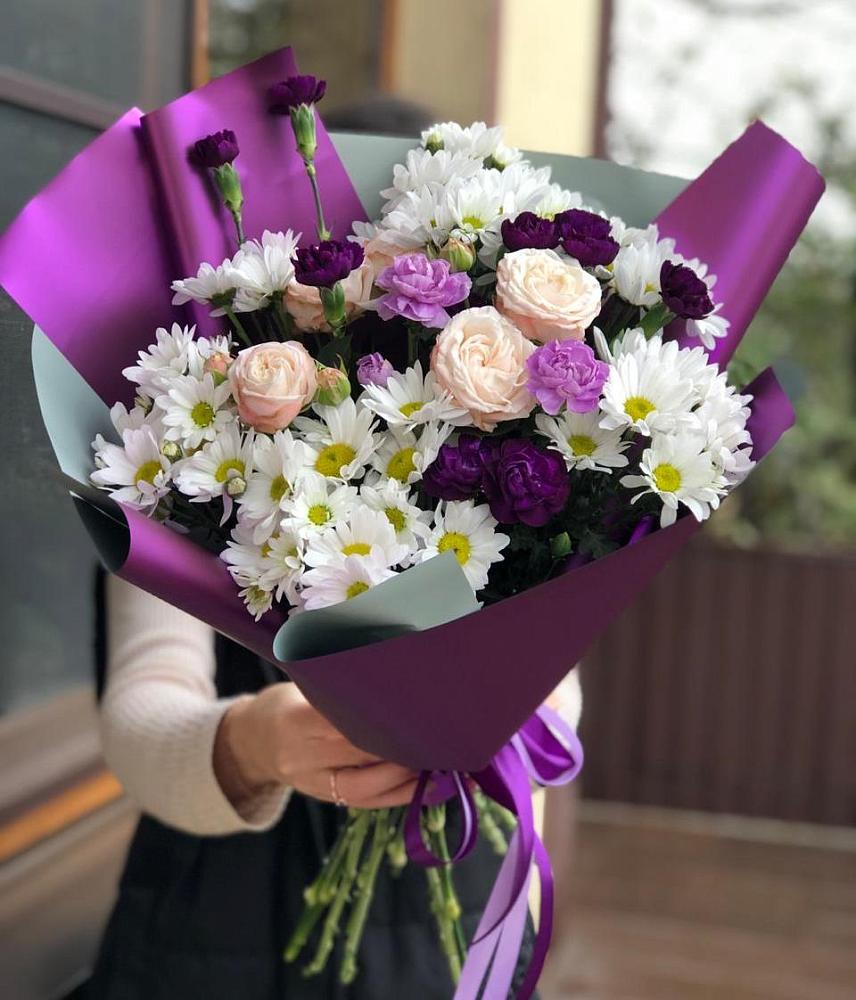 Букет цветов из: Хризантемы, Гвоздики и Розы в Карасуке