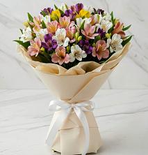 Букет цветов из:  Альстромерии в Карасуке