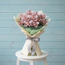 Букет цветов из:  Орхидеи и Розы в Карасуке