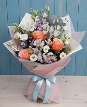 Букет цветов из:  Лизиантусы, Розы, Альстромерии и Гипсофила в Карасуке