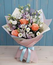 Букет цветов из:  Лизиантусы, Розы, Альстромерии и Гипсофила в Карасуке