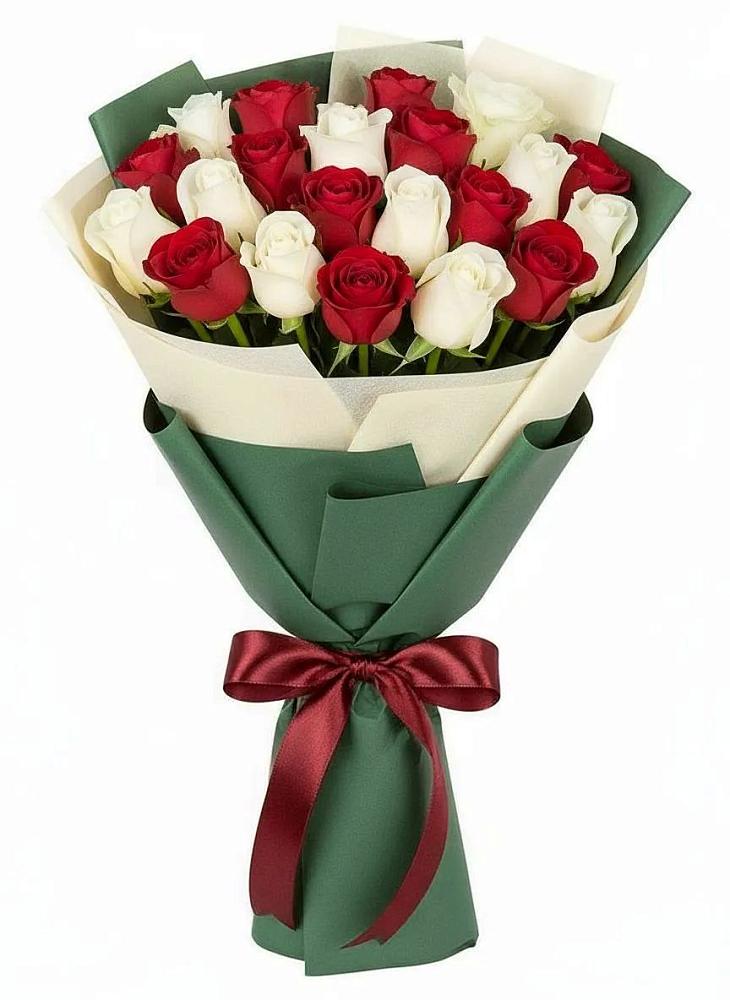 Букет Микс из красных и белых роз в Карасуке