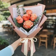 Букет цветов из:  Розы в Карасуке