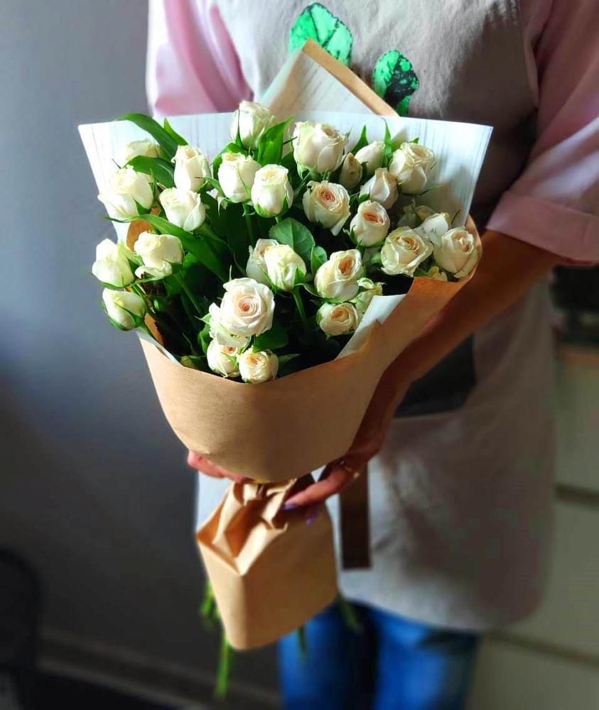 Букет цветов из: Розы в Карасуке