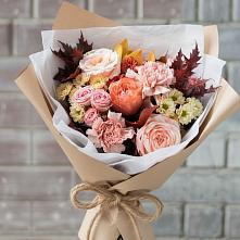 Букет цветов из:  Гвоздики, Хризантемы и Розы в Карасуке