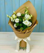 Букет цветов из:  Хризантемы и Лизиантусы #REPLACE_PRED# Карасуке