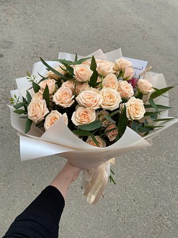 Букет Кремовые розы Латте в Карасуке