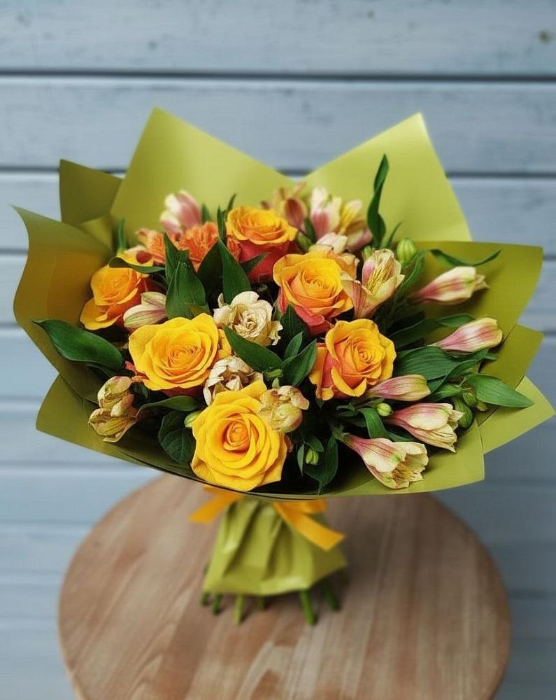 Букет цветов из: Альстромерии и Розы в Карасуке