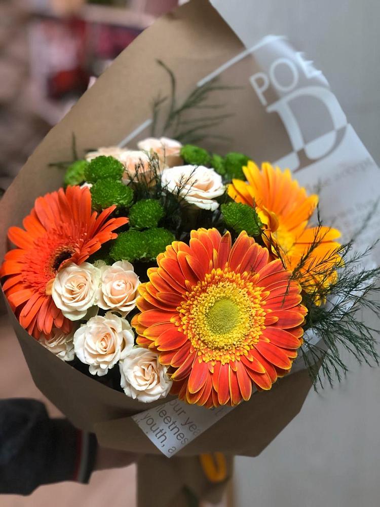 Букет цветов из: Герберы, Хризантемы и Розы в Карасуке