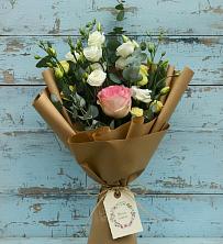 Букет цветов из:  Розы и Лизиантусы в Карасуке