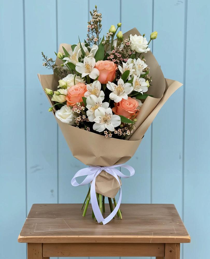 Букет цветов из: Альстромерии, Лизиантусы, Розы и Хризантемы в Карасуке