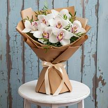 Букет цветов из:  Орхидеи и Розы в Карасуке