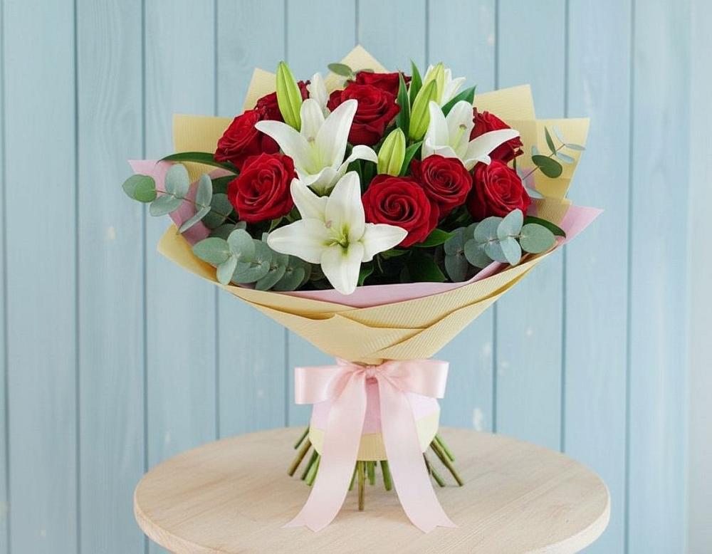 Букет цветов из: Лилии и Розы в Карасуке