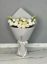 Букет цветов из:  Розы и Лизиантусы в Карасуке